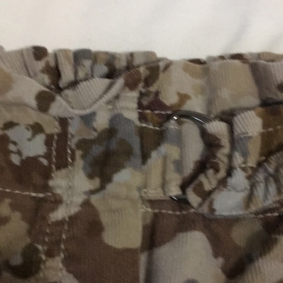 Gently used thin corduroy camouflage print pants like new - Picture 3 of 5